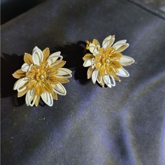 Vintage 50s Sarah Coventry Clip on Earrings - Picture 1 of 2